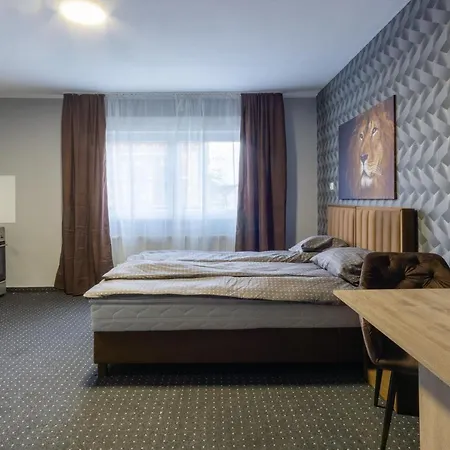 33 Bed and Breakfast