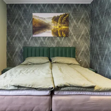 Bed and Breakfast 33