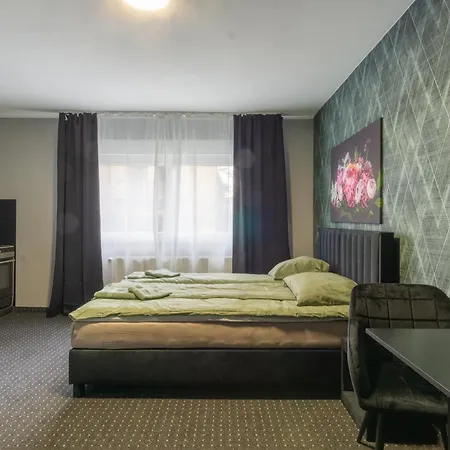 Bed and Breakfast 33