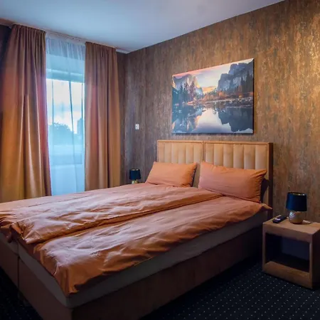 33 Bed and Breakfast 3*