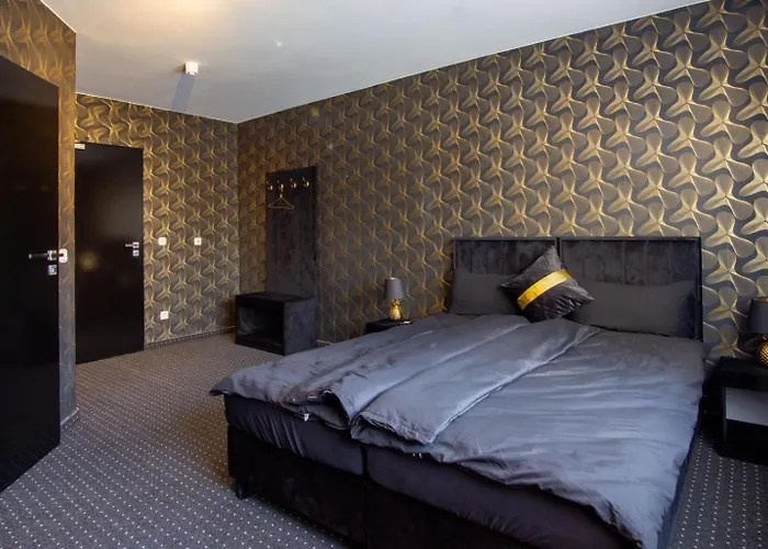 33 Bed & Breakfast 3*