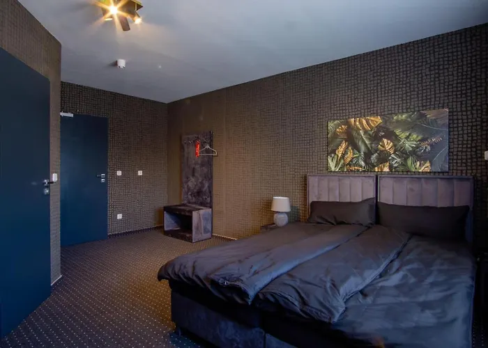 Bed & Breakfast 33 3*